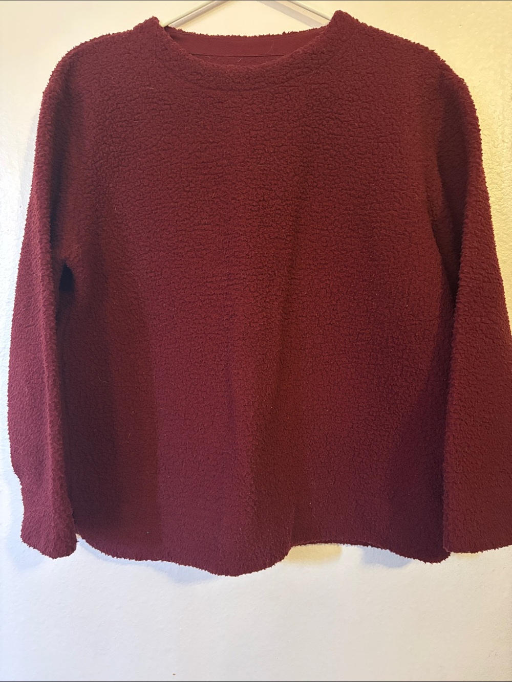Lee Woman’s Dark Red Sherpa Fleece Pullover Sweater, Size M